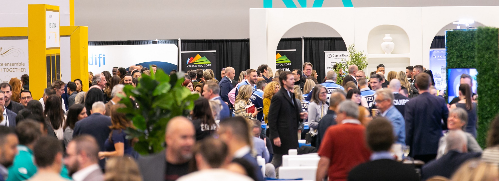 Exposants et participants lors d’un événement de Professionnels hypothécaires du Canada